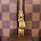 LOUIS VUITTON NAVIGLIO (2004) – PRAKTISK OG MODERNE CROSSBODY thumbnail