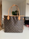Louis Vuitton Neverfull thumbnail