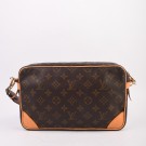 LOUIS VUITTON COMPEIGNE CLUTCH (1987) – DISKRET OG TIDLØS HÅNDVESKE thumbnail
