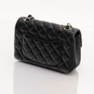 Chanel Mini (2020) – ikonisk veske i sort lammeskinn thumbnail