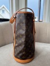 Louis Vuitton Bucket GM thumbnail