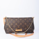 LOUIS VUITTON FAVOURITE (2013) – FEMININ OG ALLSIDIG SKULDERVESKE thumbnail