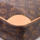 LOUIS VUITTON COMPEIGNE CLUTCH (1987) – DISKRET OG TIDLØS HÅNDVESKE thumbnail