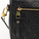 Louis Vuitton Pochette Métis (2017) – ikonisk veske i sort Monogram thumbnail