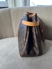 Louis Vuitton Batignolles Horizontal thumbnail