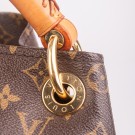 Louis Vuitton Artsy (2011) – ikonisk hobo i Monogram canvas thumbnail