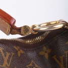 LOUIS VUITTON SULLY (2012) – ROMSLIG OG ELEGANT SKULDERVESKE thumbnail