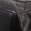 CHANEL MAXI FLAP (2009) – ELEGANT OG ROMSLIG KLASSIKER thumbnail