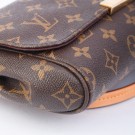 LOUIS VUITTON FAVOURITE (2013) – FEMININ OG ALLSIDIG SKULDERVESKE thumbnail