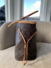 Louis Vuitton Neverfull MM thumbnail