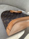 Louis Vuitton Alma thumbnail