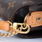 LOUIS VUITTON FAVOURITE (2013) – FEMININ OG ALLSIDIG SKULDERVESKE thumbnail