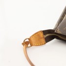 Louis Vuitton Pochette (2006) – klassisk clutch i Monogram thumbnail