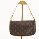 Louis Vuitton Pochette (2006) – klassisk clutch i Monogram thumbnail