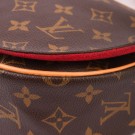 LOUIS VUITTON TAMBOURINE (2003) – KOMPAKT OG TIDLØS CROSSBODY thumbnail