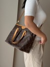 Louis Vuitton Palermo PM (2008) – klassisk veske i Monogram thumbnail