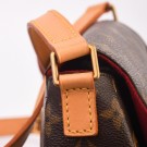 LOUIS VUITTON TAMBOURINE (2003) – KOMPAKT OG TIDLØS CROSSBODY thumbnail