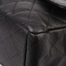 CHANEL MAXI FLAP (2009) – ELEGANT OG ROMSLIG KLASSIKER thumbnail