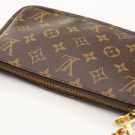 Louis Vuitton Pochette (2006) – klassisk clutch i Monogram thumbnail