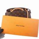 Louis Vuitton Montaigne (2010) – elegant veske i Monogram thumbnail