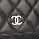 CHANEL WALLET ON CHAIN (2005) – TIDLØS KLASSIKER I SORT LAMMESKInn thumbnail
