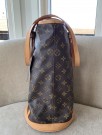 Louis Vuitton Bucket GM thumbnail