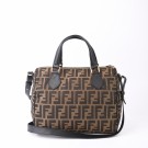 Fendi 1980 – Tidløs og ikonisk monogramveske thumbnail