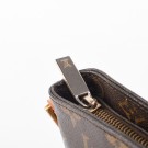 LOUIS VUITTON TROTTEUR (2003) – SLANK OG TIDLØS CROSSBODY thumbnail