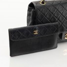 Chanel Classic Flap (1991) – ikonisk veske i sort lammeskinn thumbnail