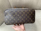 Louis Vuitton Neverfull MM thumbnail