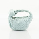 Bottega Veneta Mini Jodie (2020) – ikonisk veske i pastellblått lammeskinn thumbnail