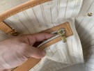 Louis Vuitton Neverfull MM thumbnail