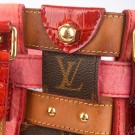 LOUIS VUITTON NEO BUCKET RUBIS (2007) – MODERNE VRI PÅ EN KLASSIKER thumbnail