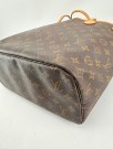 Louis Vuitton Neverfull MM thumbnail