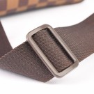 LOUIS VUITTON NAVIGLIO (2004) – PRAKTISK OG MODERNE CROSSBODY thumbnail