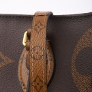 Louis Vuitton On The Go GM thumbnail