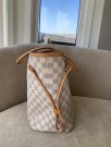 Louis Vuitton Neverfull MM thumbnail