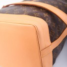 LOUIS VUITTON NOÉ GM  – KLASSISK OG ROMSLIG BØTTEVESKE thumbnail