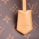 Louis Vuitton Montaigne (2010) – elegant veske i Monogram thumbnail