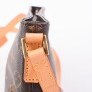 LOUIS VUITTON TROTTEUR (2003) – SLANK OG TIDLØS CROSSBODY thumbnail
