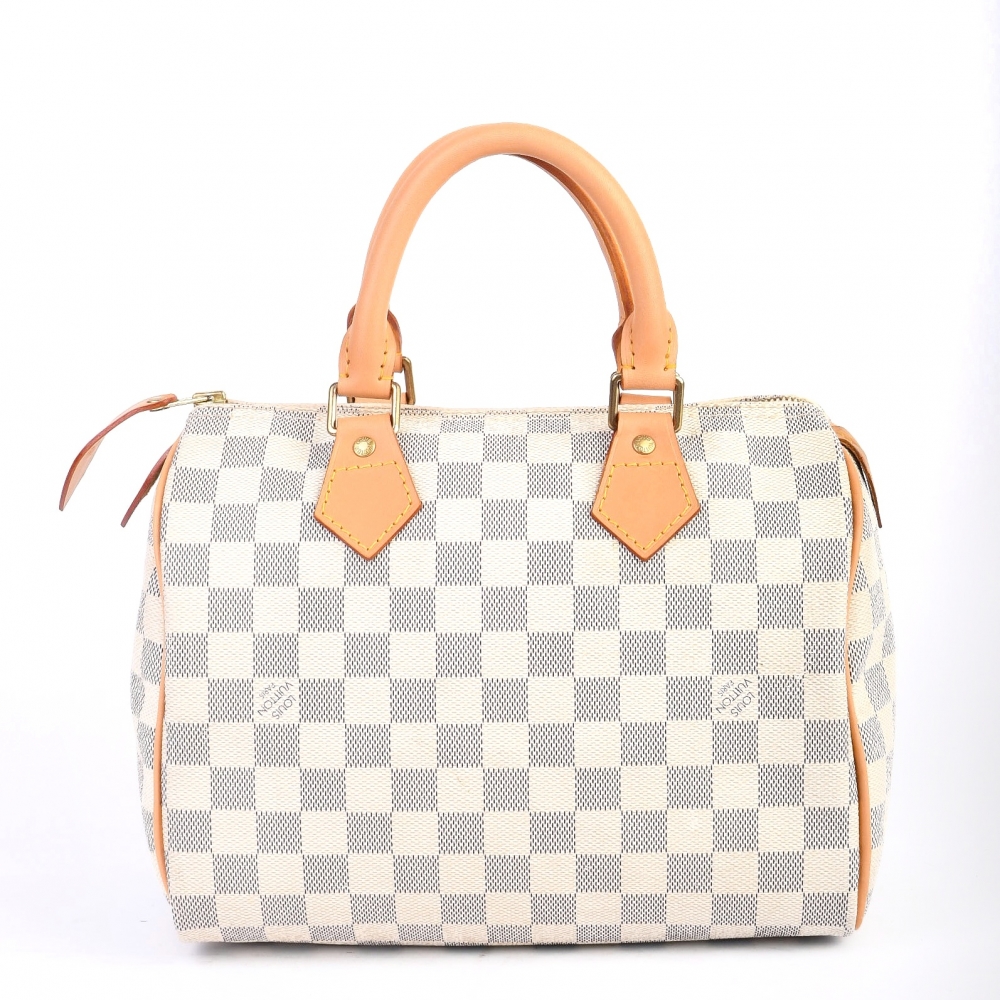 Speedy 25 i Damier Azur med nytt skinn. En lys og klassisk veske perfekt for vår og sommer. Leveres med autentisitetsbevis og Retrading dustbag.